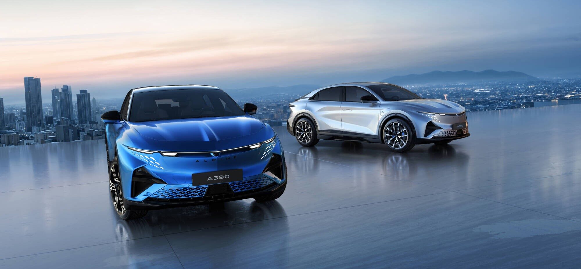 De nieuwe Alpine A390 SUV is er, en hij krijgt drie elektromotoren!