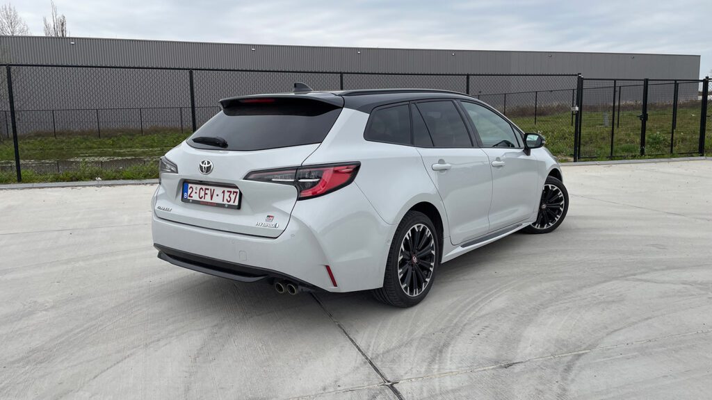 Test Toyota Corolla Touring Sports TS GR Sport 2.0 Hybrid 184 pk MY22 HEV (2024)