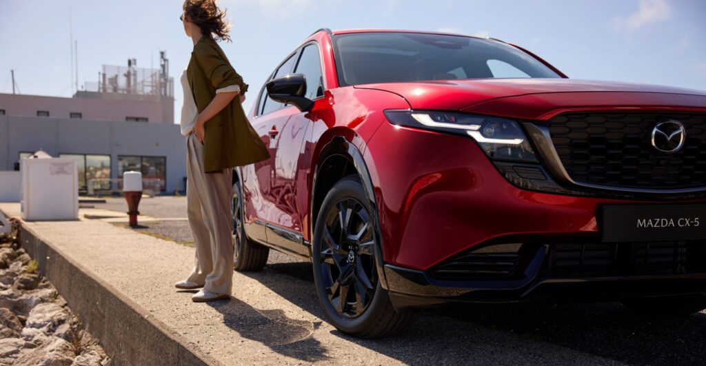 Nieuwe Mazda CX-5: Groter, ruimer, meer premium.