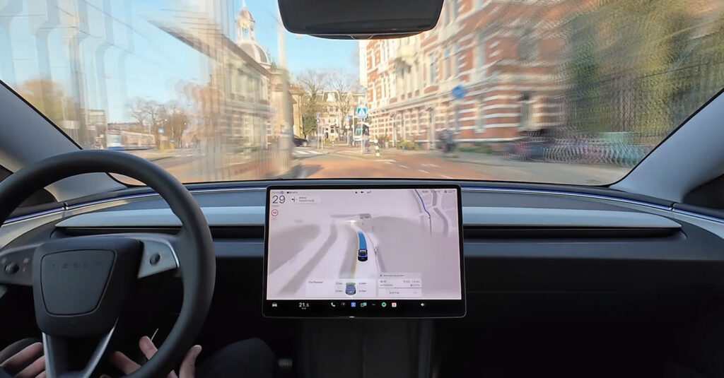 Tesla belooft autonoom rijden in Europa… maar je zal maandelijks moeten betalen