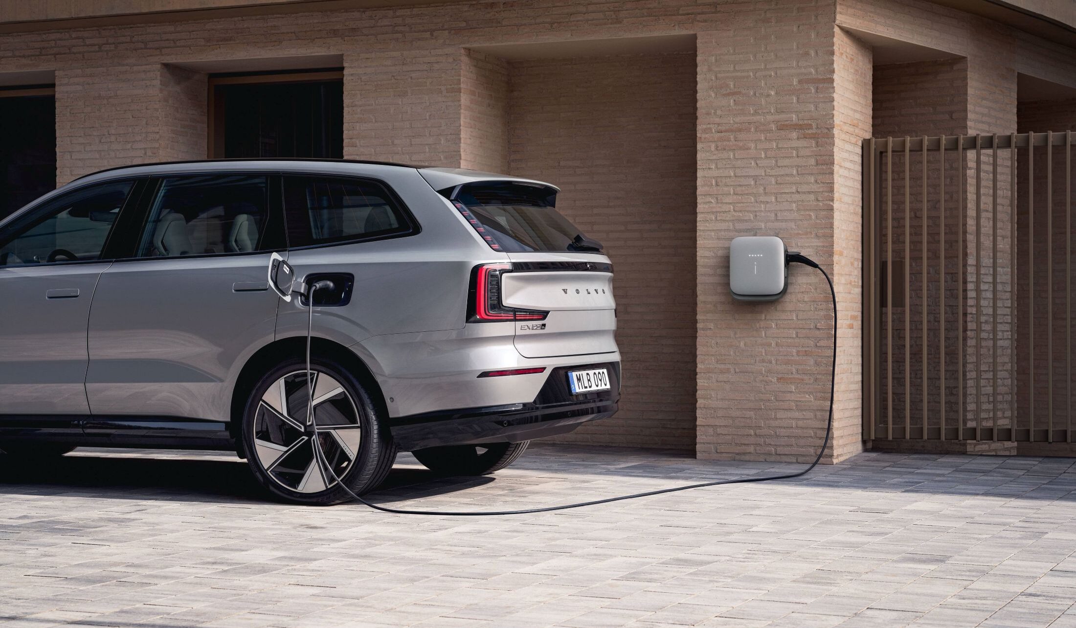 Upgrade voor de Volvo EX90 met snellere laadtijden en extra veiligheidssystemen