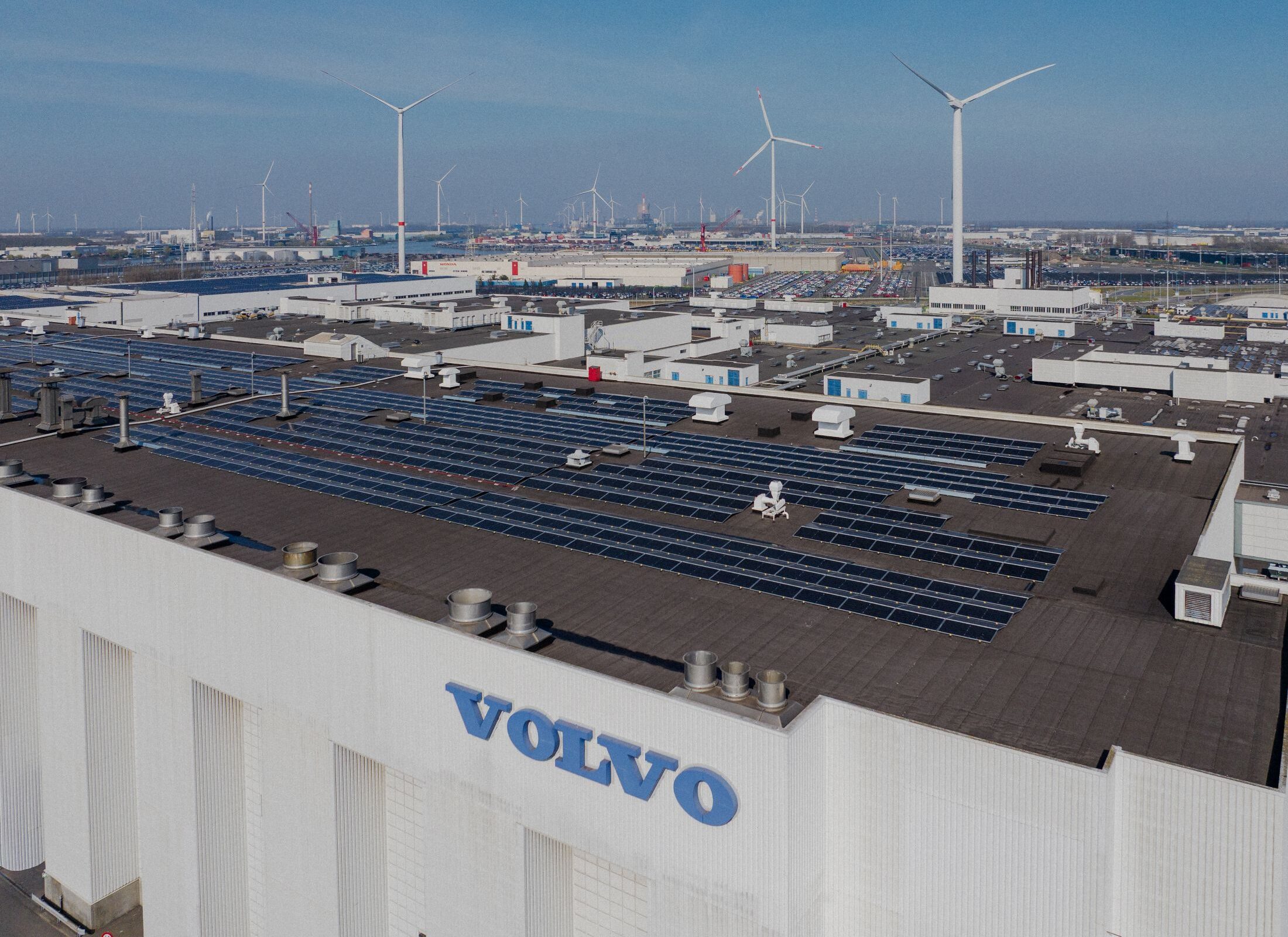 Volvo-eigenaar Geely zegt dat Chinese modellen de Europese fabrieken kunnen helpen ‘vullen’